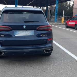 Autoturism de lux, căutat de autorităţile din Italia, descoperit la Albița