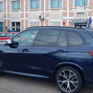 Autoturism de lux, căutat de autorităţile din Italia, descoperit la Albița