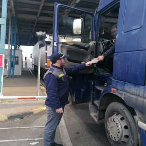 Remorcă radiată din circulație, descoperită în trafic