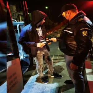 Carte de identitate falsă procurată cu 150 de euro, descoperită de poliţiştii de frontieră
