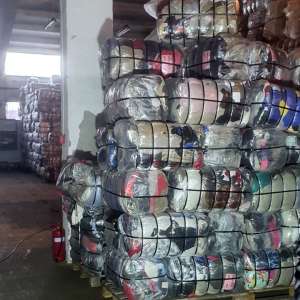 500 tons of second-hand clothes waste, discovered after searches carried out in Târgu Mureș