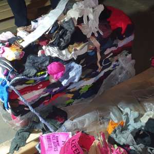 500 tons of second-hand clothes waste, discovered after searches carried out in Târgu Mureș