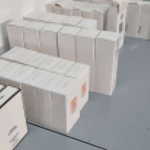 Peste 1.000 de bunuri contrafăcute,  descoperite în trei autocare la P.T.F. Giurgiu