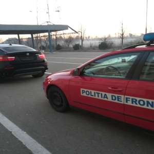 Autoturism căutat de autorităţile din Italia, oprit la Albița