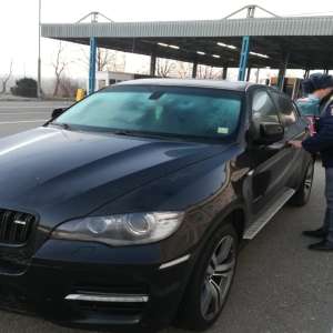 Autoturism căutat de autorităţile din Italia, oprit la Albița