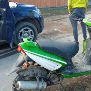Minor fără permis de conducere depistat în trafic cu un motoscuter neînregistrat