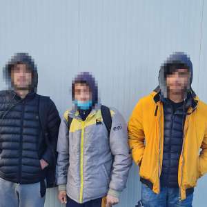 Trei cetăţeni străini depistați în tentativă de trecere ilegală la S.P.F. Nădlac