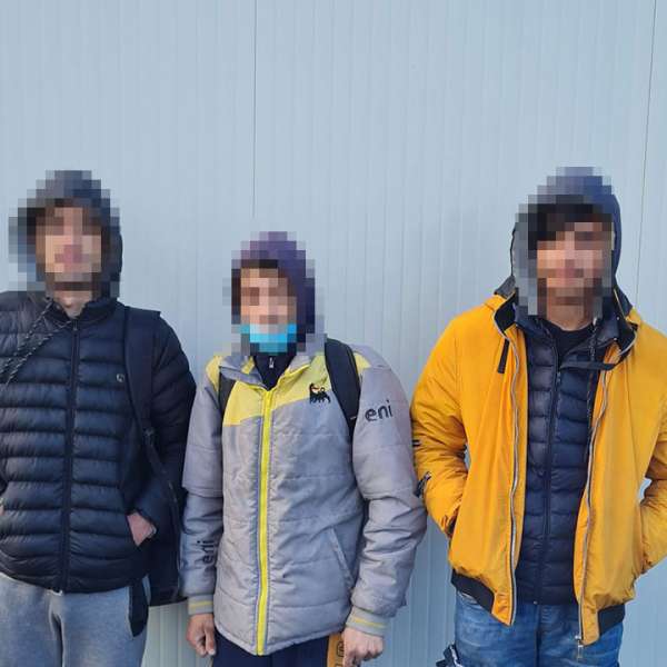 Trei cetăţeni străini depistați în tentativă de trecere ilegală la S.P.F. Nădlac