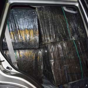 330.000 de țigarete de contrabandă, în valoare de 165.000 de lei, confiscate de poliţiştii de frontieră ieşeni