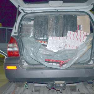330.000 de țigarete de contrabandă, în valoare de 165.000 de lei, confiscate de poliţiştii de frontieră ieşeni