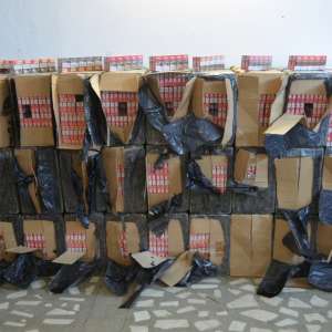 330.000 de țigarete de contrabandă, în valoare de 165.000 de lei, confiscate de poliţiştii de frontieră ieşeni