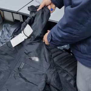 Sute de bunuri contrafăcute, indisponibilizate de polițiștii de frontieră giurgiuveni