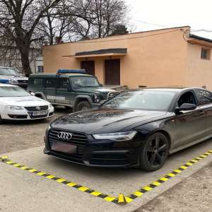 Autoturism căutat de autorităţile din Marea Britanie, descoperit la Iaşi