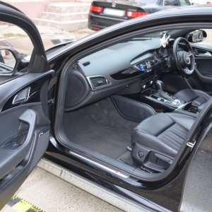 Autoturism căutat de autorităţile din Marea Britanie, descoperit la Iaşi