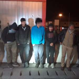 22 de cetăţeni străini, depistaţi ascunşi în autovehicule la PTF Nădlac II