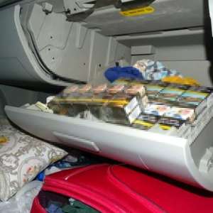Peste 3. 500 de țigarete descoperite ascunse într-un ansamblu rutier