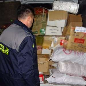 Parfumuri și produse farmaceutice presupuse a fi contrafăcute, descoperite la P.T.F. Calafat