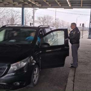 Depistat la volan, deşi avea dreptul de a conduce suspendat