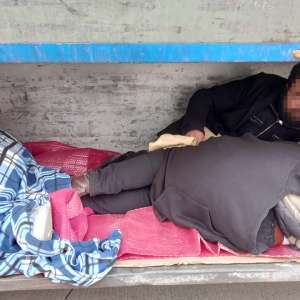 29 de cetăţeni străini ascunși în TIR-uri, depistați de polițiștii de frontieră de la Nădlac II