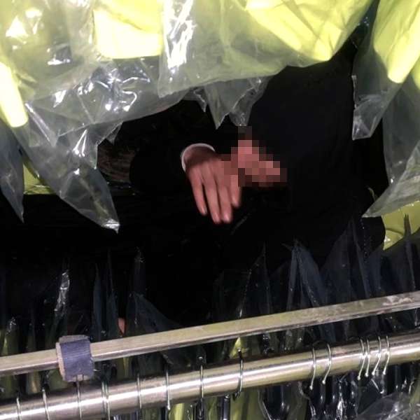 29 de cetăţeni străini, depistaţi ascunşi într-un TIR la PTF Nădlac II