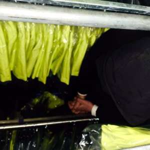 29 de cetăţeni străini, depistaţi ascunşi într-un TIR la PTF Nădlac II