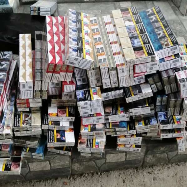 18.200 de țigarete descoperite ascunse într-un autoturism