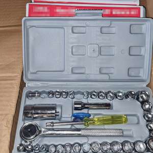 Mii de bunuri susceptibile a fi contrafăcute, depistate în două containere în Portul Constanța