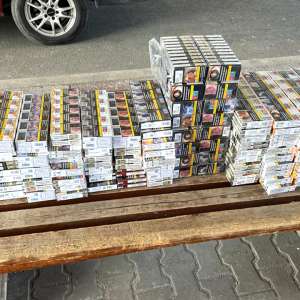 Țigarete în valoare de 23.000 de lei, ascunse într-un microbuz, descoperite la P.T.F Giurgiu