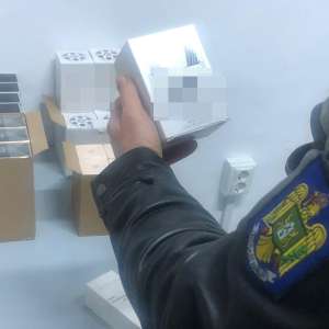 Bunuri contrafăcute, în valoare de 75.000 lei,  descoperite într-un autocar la PTF Giurgiu