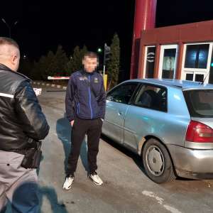 Auto radiat din circulaţie, depistat la ieşirea din ţară