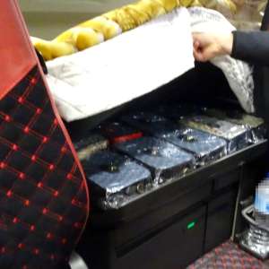 Zeci de articole de marochinărie contrafăcute, descoperite la P.T.F. Calafat