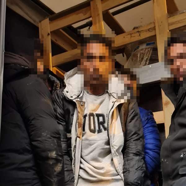 Nouăsprezece cetăţeni străini depistați de polițiștii de frontieră arădeni