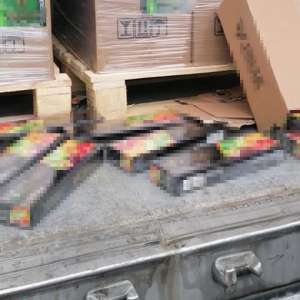 TIR încărcat cu peste 22 de tone de tutun de narghilea, în valoare de 2,9 milioane euro, oprit la P.T.F. Nădlac