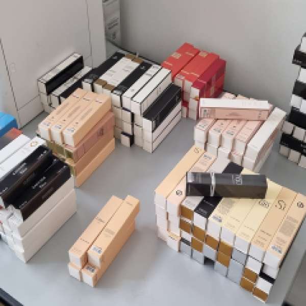 Bunuri susceptibile a fi contrafăcute, estimate la 165.000 lei, descoperite în P.T.F Giurgiu