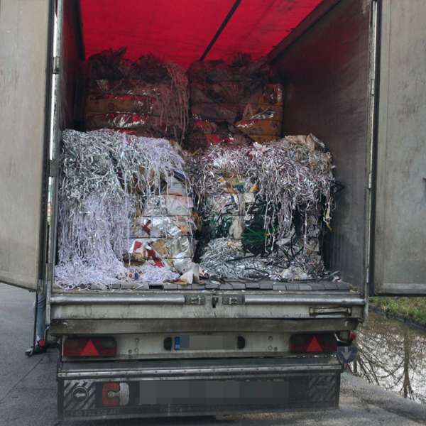 Aproape 23 de tone de deșeuri din hârtie, oprite la PTF Borș