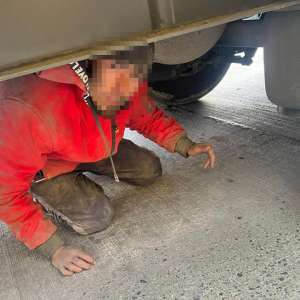 23 de migranți ascunși în TIR-uri, depistați în acest sfârșit de săptămână, la frontiera cu Ungaria