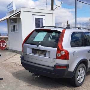 A încercat să scoată din ţară un autoturism radiat din circulaţie