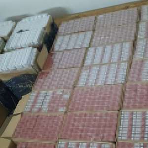 Aproximativ 20.000 de pachete cu țigări și patru autoturisme confiscate pentru contrabandă, la frontiera de nord