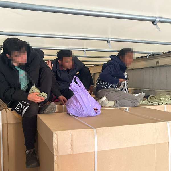 Unsprezece cetăţeni străini depistați de polițiștii de frontieră din vestul țării