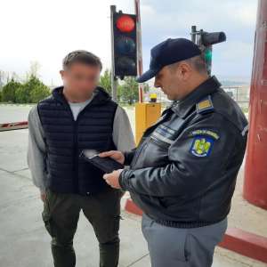 Permis de conducere fals cumpărat cu 150 de euro