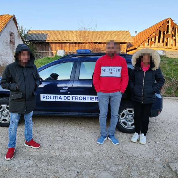 Cetăţean indian cercetat pentru călăuzirea a doi conaționali