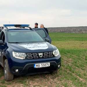 Depistaţi din elicopter când au trecut ilegal frontiera