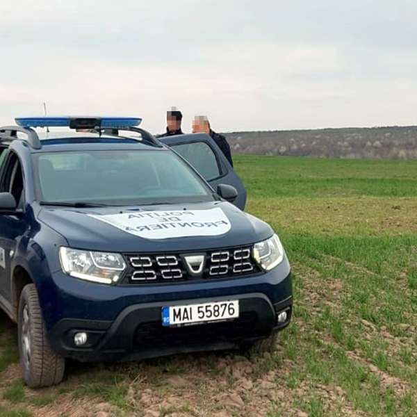 Depistaţi din elicopter când au trecut ilegal frontiera