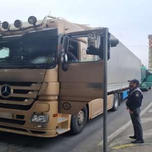 Remorcă radiată din circulație, tractată de un şofer fără permis valabil