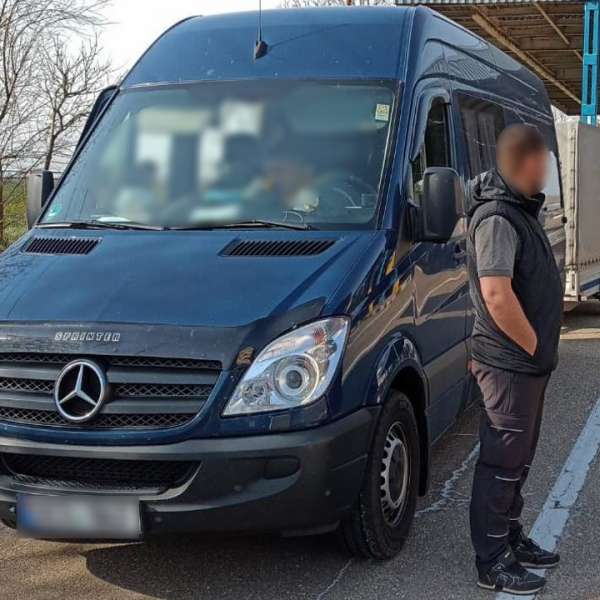 Autovehicul cu inspecţie tehnică falsă  depistat în trafic de polițiștii de frontieră