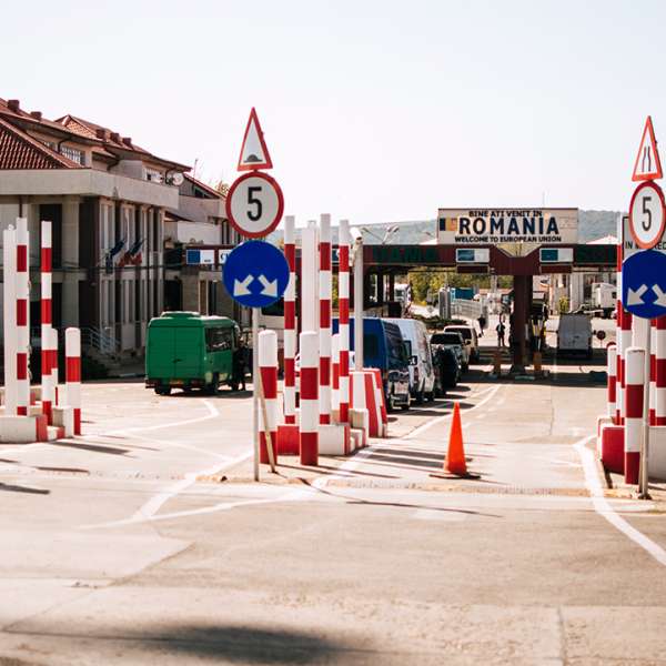 Au testat vigilenţa poliţiştilor de frontieră şi s-au ales cu lucrări penale