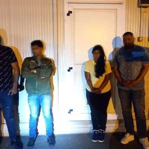 Șapte cetăţeni afro-asiatici, depistaţi ascunși în două mijloace de transport