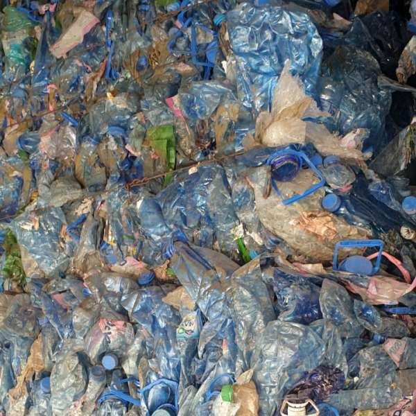 15 tone deșeuri din hârtie și plastic, transportate ilegal din Bulgaria oprite la P.T.F. Călărași
