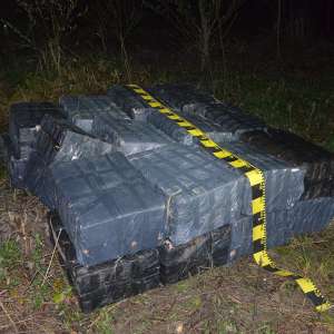 Peste 20.000 de pachete cu țigări, confiscate la frontiera de nord