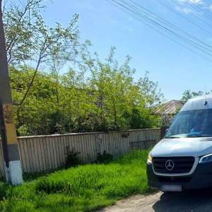 La volan, fără drept